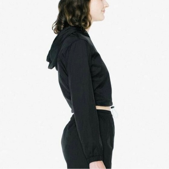 NWT AMERICAN APPAREL WOMEN'S NYLON CROPPED HOODIE BLACK MEDIUM - Picture 3 of 4